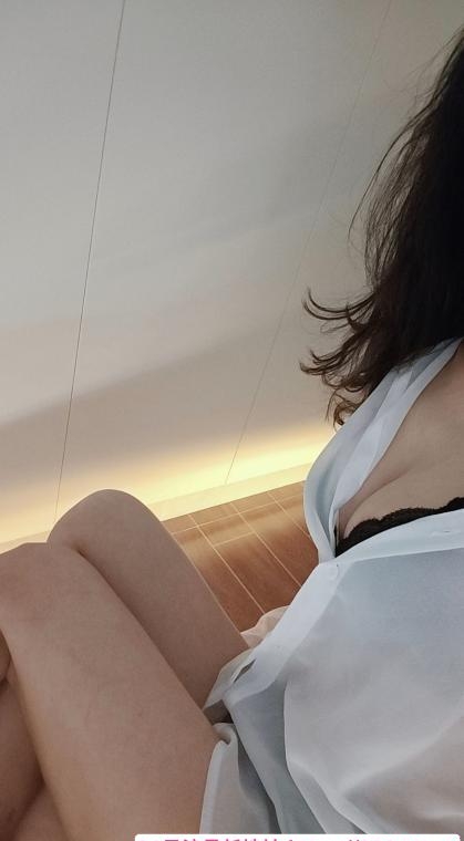 服务系漂亮少妇糖琳  