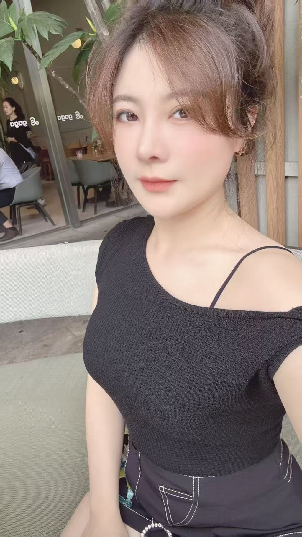 龙华区性感御姐小鱼儿 服务一流