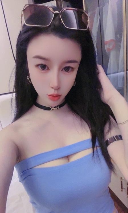 魔鬼身材小可欣