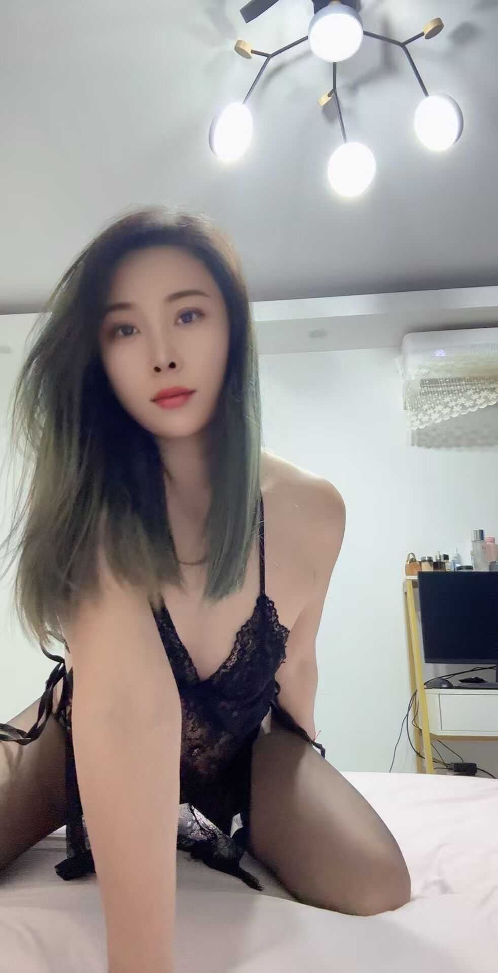 闵行大长腿御姐小雨